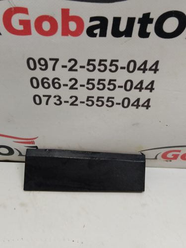 Накладка передньої стійки середня права 1086306-00-F TESLA MODEL 3