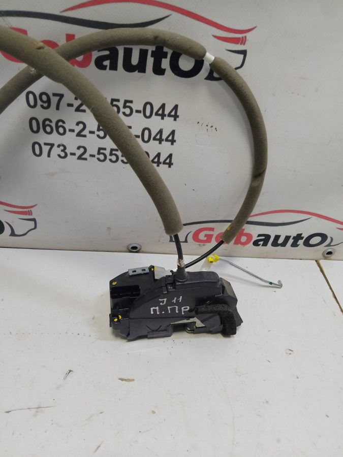 Замок дверки перед правої NISSAN QASHQAI J11