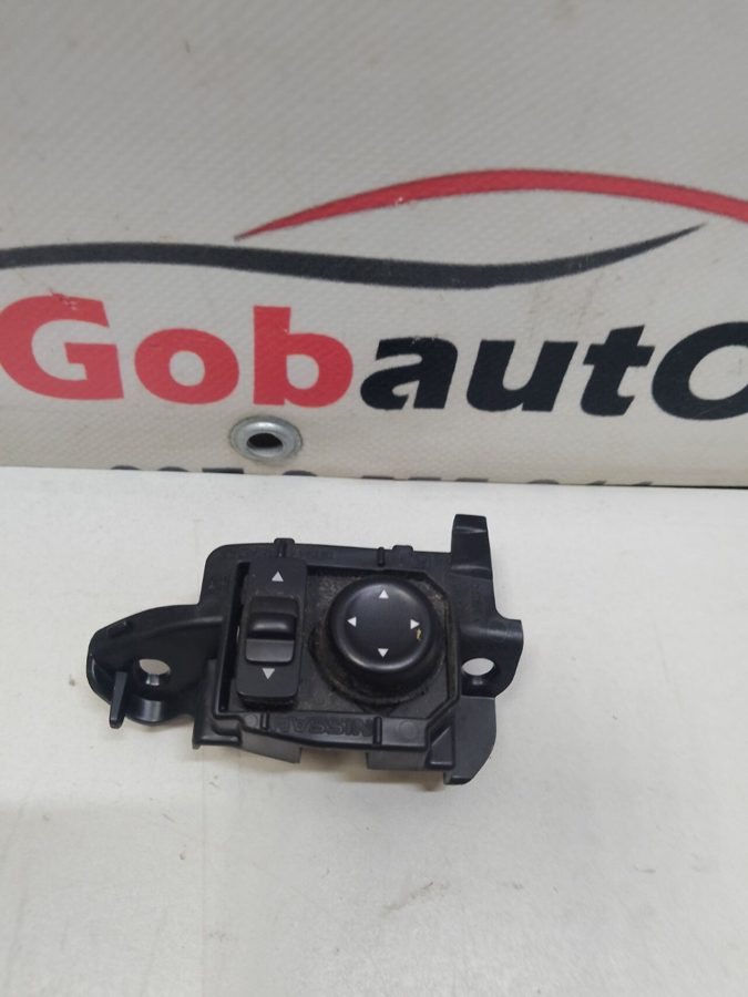 Блок керування дзеркалами ROGGUE NISSAN QASHQAI J11