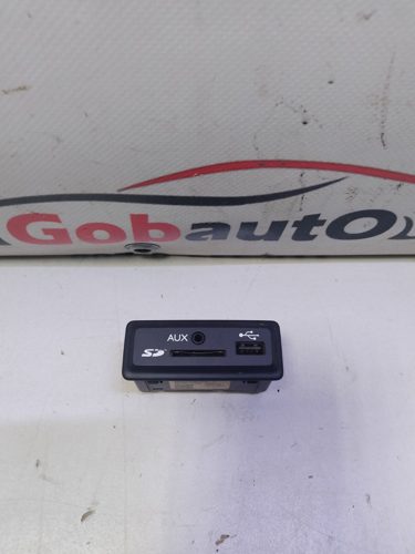 Роз`єм USB AUX рестайлінг RENAULT MEGANE III