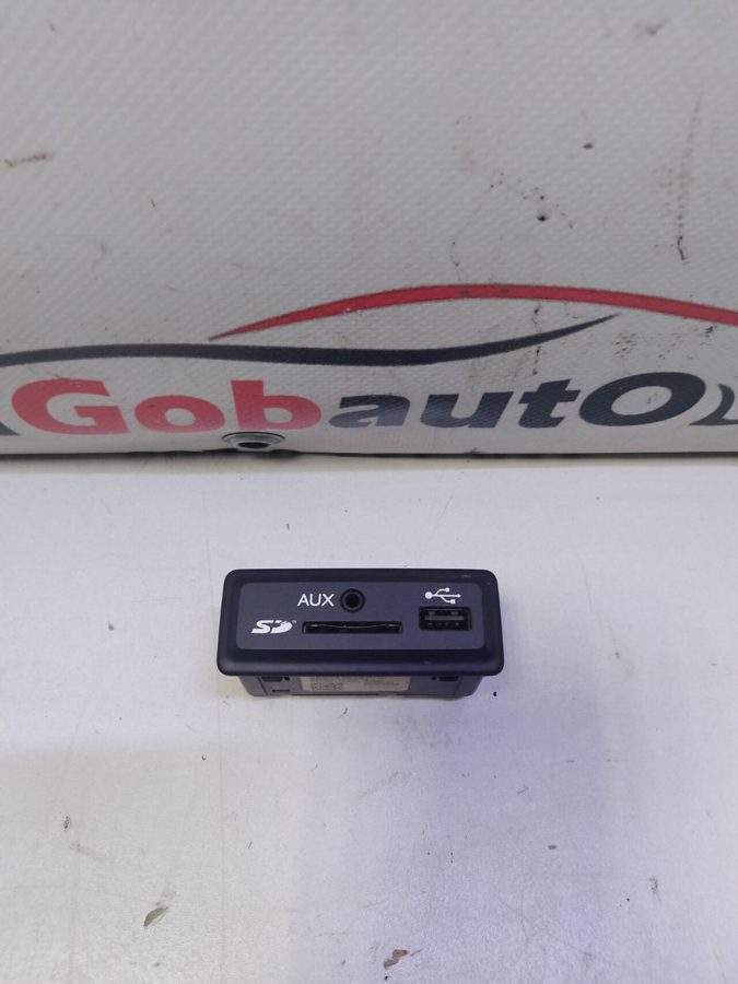 Роз`єм USB AUX рестайлінг RENAULT MEGANE III