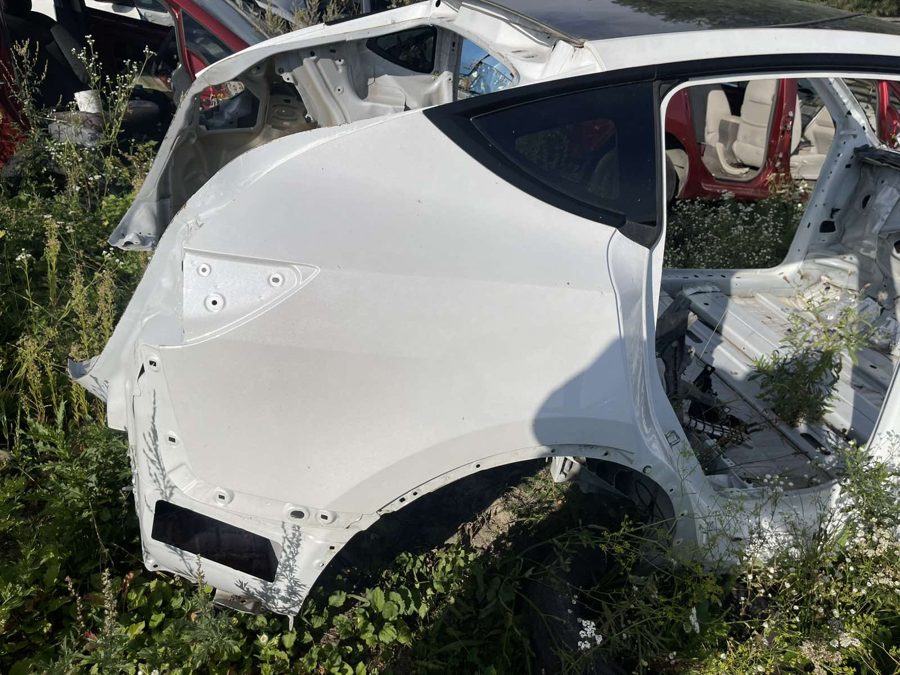 Четверть зад права color білий 2021р TESLA MODEL Y TESLA MODEL Y