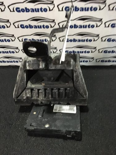 Подушка (опора)двигуна VOLKSWAGEN PASSAT B6