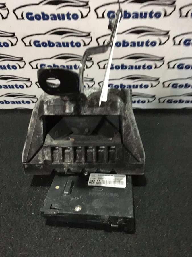 Подушка (опора)двигуна VOLKSWAGEN PASSAT B6