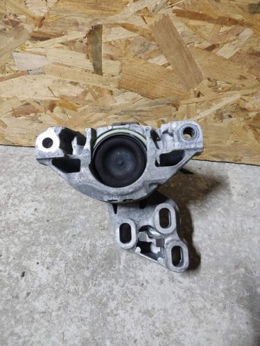 Подушка двигуна MERCEDES A180 MERCEDES-BENZ A180 W176
