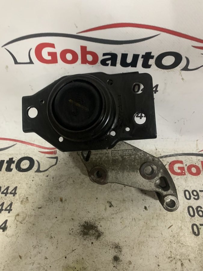 Подушка двигуна права 2.0 DCI NISSAN QASHQAI+2